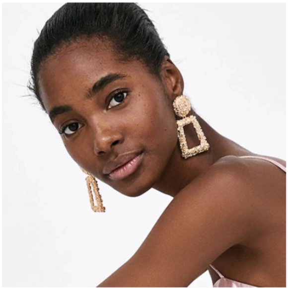 “Alice” Geometric Circle/Rectangle Hoop Earring - Picture 5 of 9